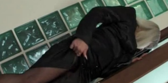 Oma heeft seks met de buurman 1 Oma heeft seks met de buurman