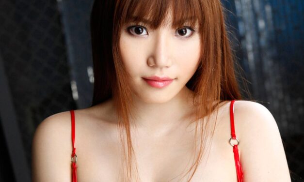 Honami Uehara, Japanse met grote borsten, naakt