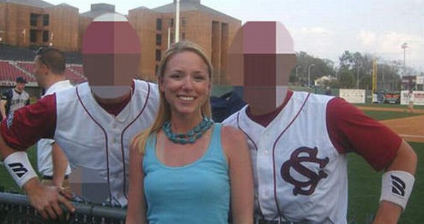 MILF lerares ontslagen vanwege seks met twee 17-jarige leerlingen 1 Milf Lerares heeft seks met twee leerlingen