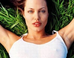 Angelina Joli Topless