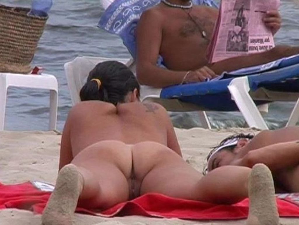 Mooie Vrouwen Op Het Strand Topless En Naakt Seks Met