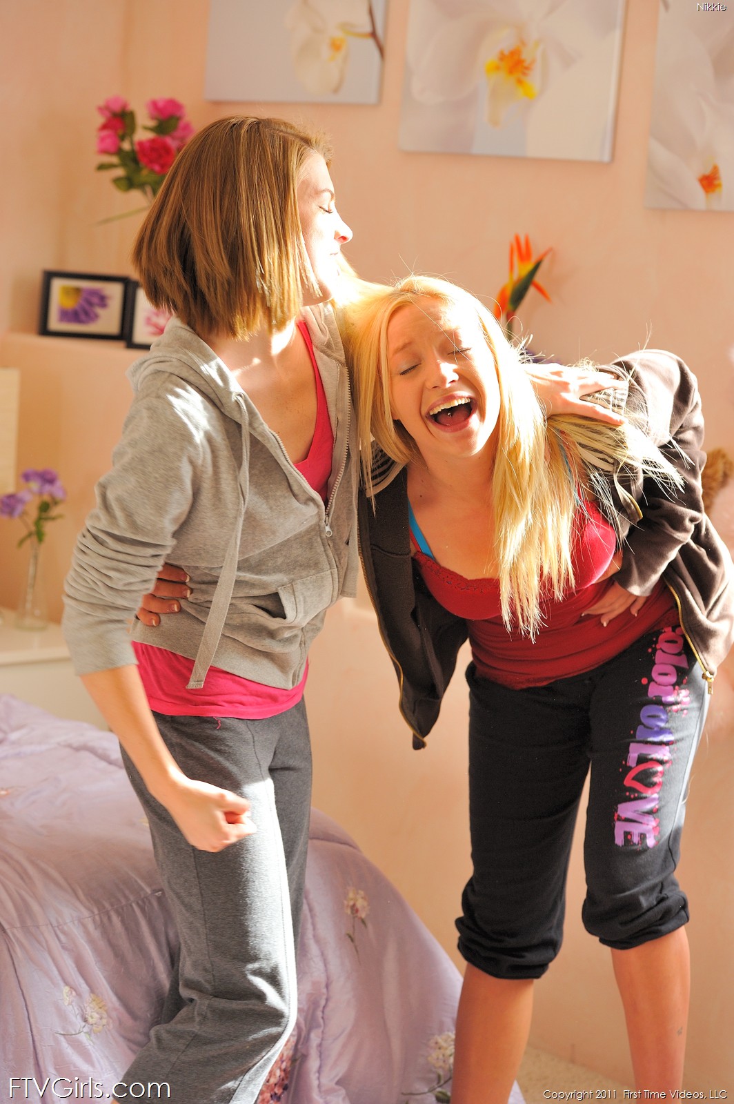 vrouwen-doen-aan-lesbische-sex-11