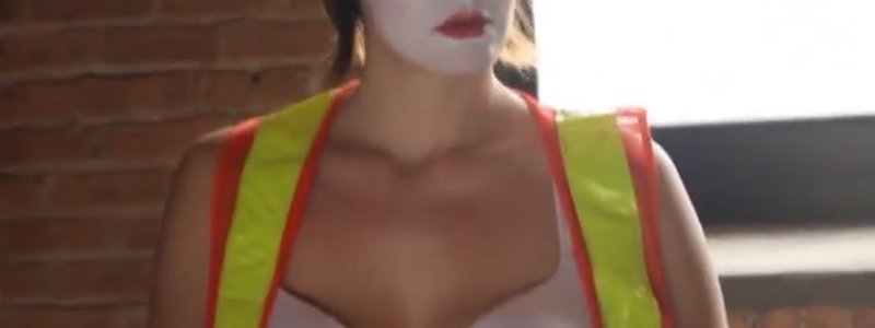 Porno-acteur James Deen: geen prostitutie en clowns