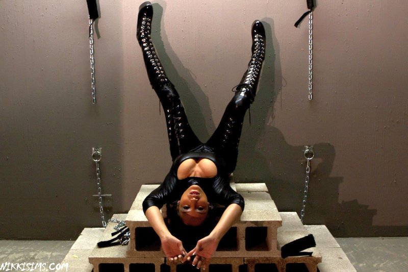 nikki-viert-een-geile-halloween-2013-02