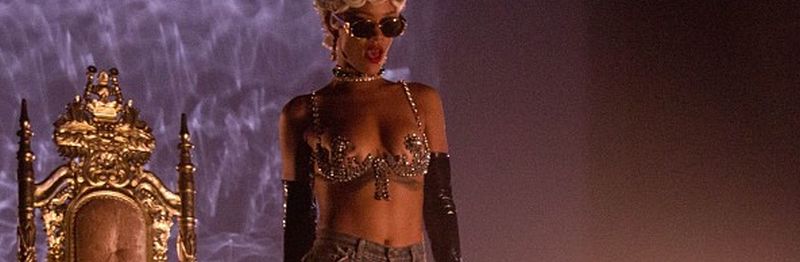 rihanna-doorkijk-pour-it-up