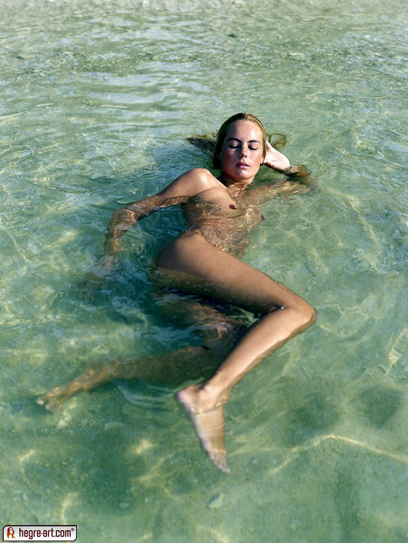 thea-bloot-in-de-zee-14_big