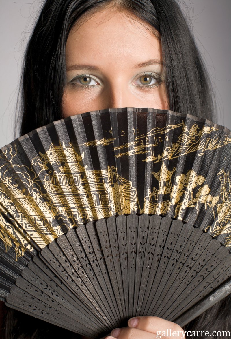 yulia-bright-bloot-01