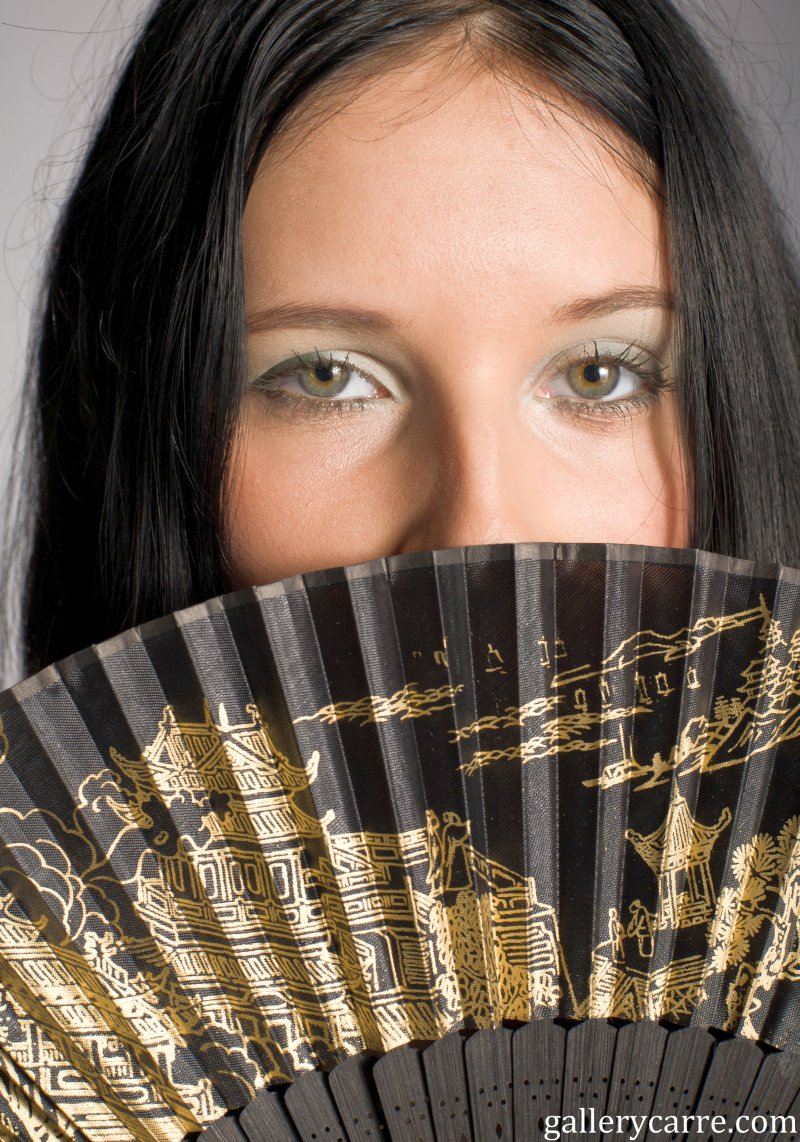 yulia-bright-bloot-02