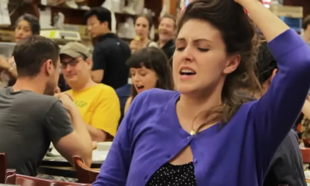 Flashmob, 20 vrouwen doen een when Harry met Sally