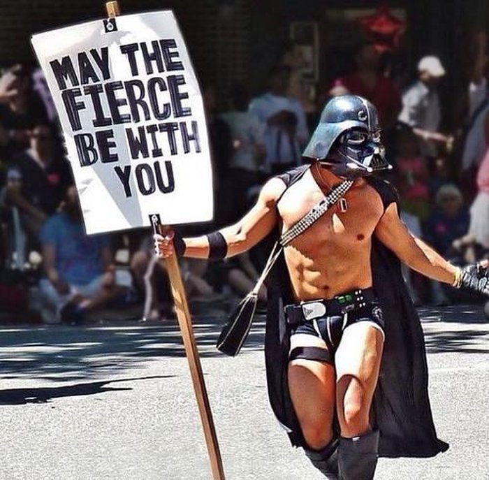 Darth Vader topless, speciaal voor de vrouwen 1 darth-vader-maar-dan-anders