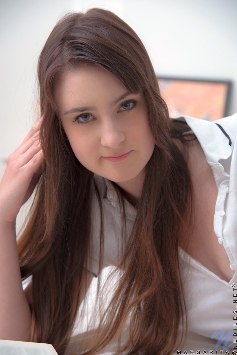 margarita-boek-lezen-naakt-04