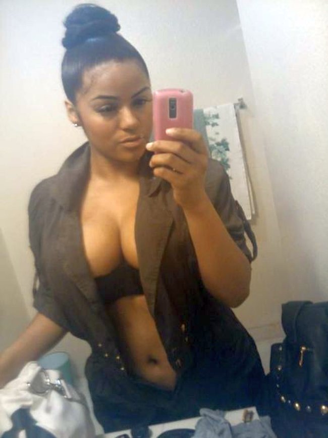 selfies-van-sexy-social-media-babes-37