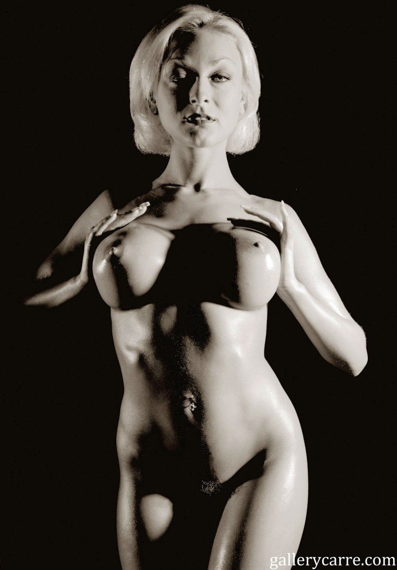 blonde-vrouw-hardbody-naakt-03