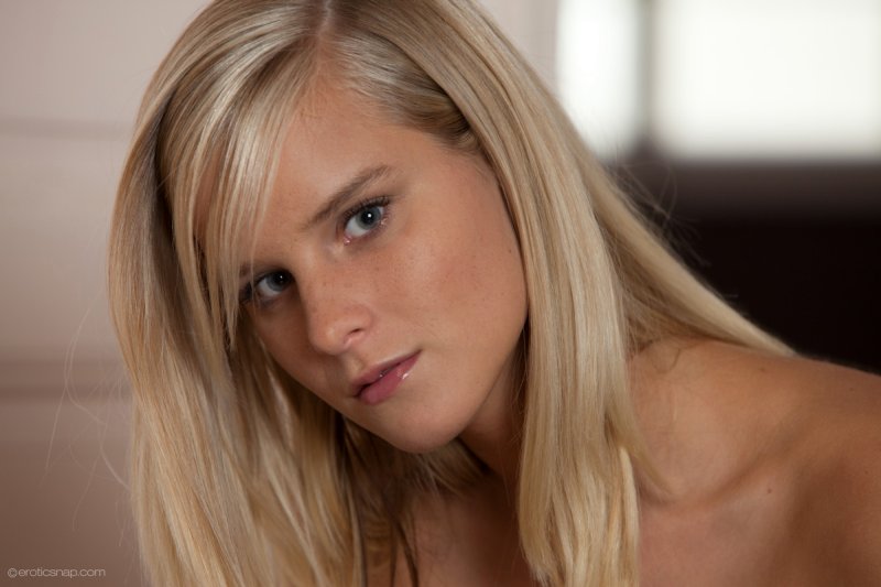 miela-mooi-naakt-grote-borsten-16