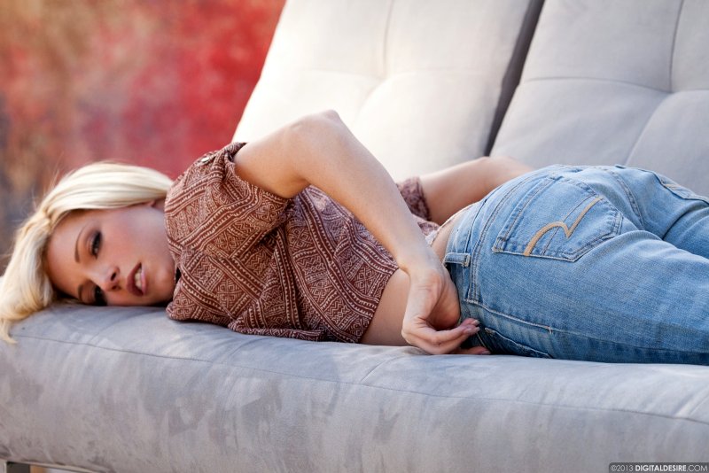 niki-lee-young-blond-en-mooi-naakt-0013