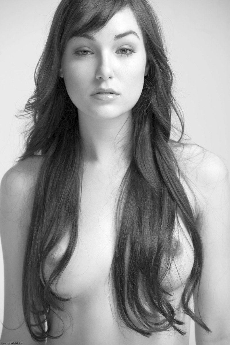 topless-sexy-en-sensueel-dat-is-Sasha-16