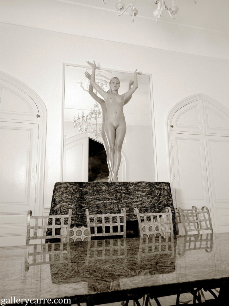 Sabina-naakt-voor-de-spiegel-002