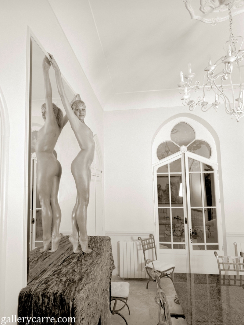 Sabina-naakt-voor-de-spiegel-006