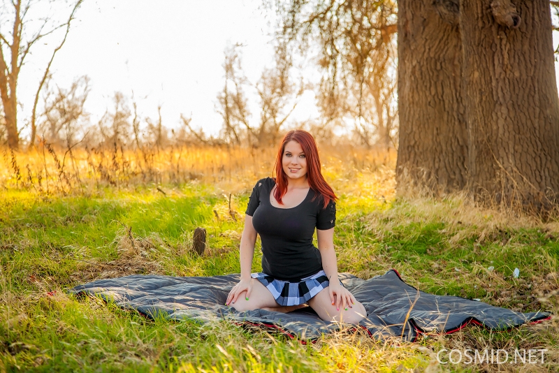 rood-haar-volle-vrouw-grote-tieten-01
