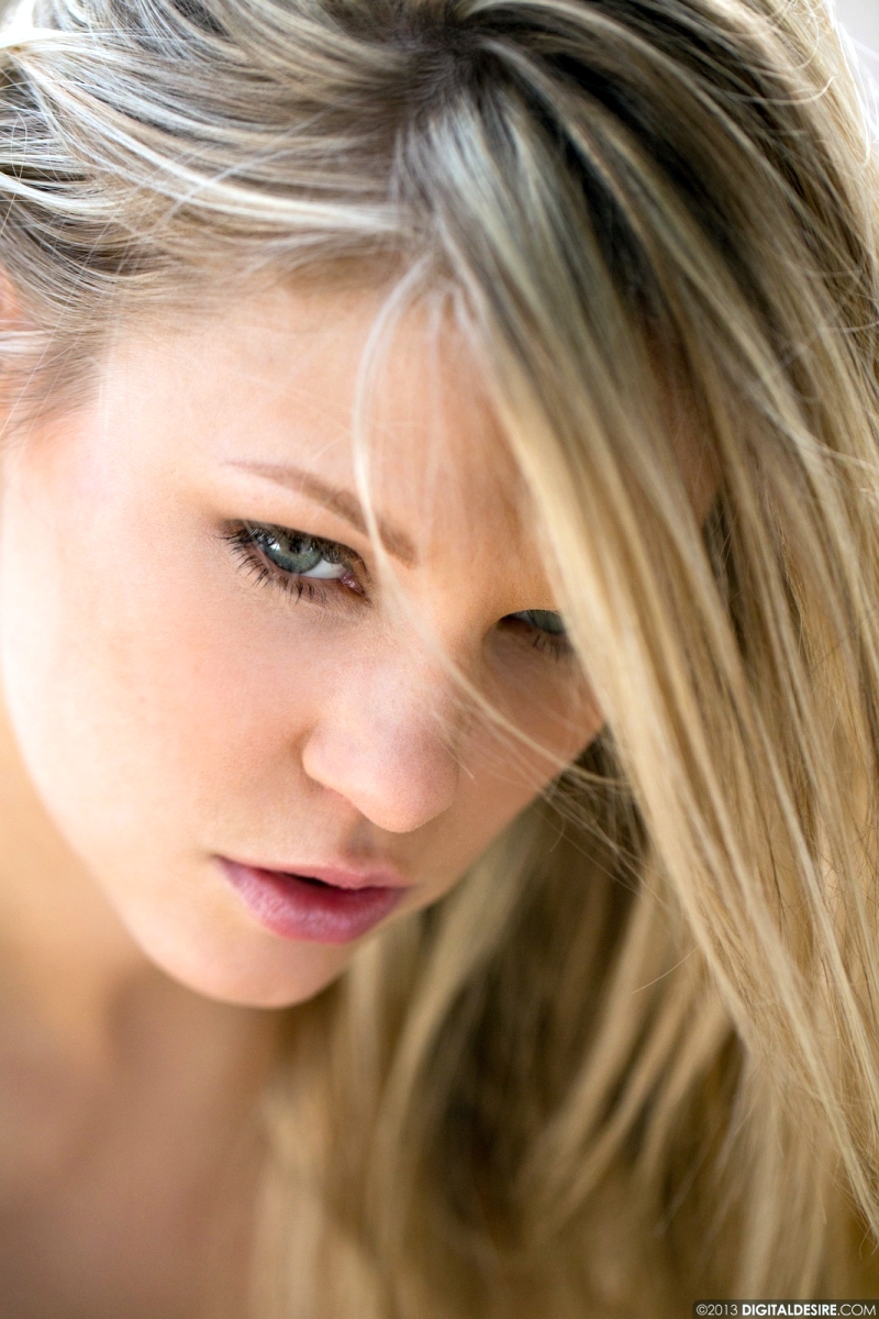 sensueel-blondje-is-mooi-naakt-0003a