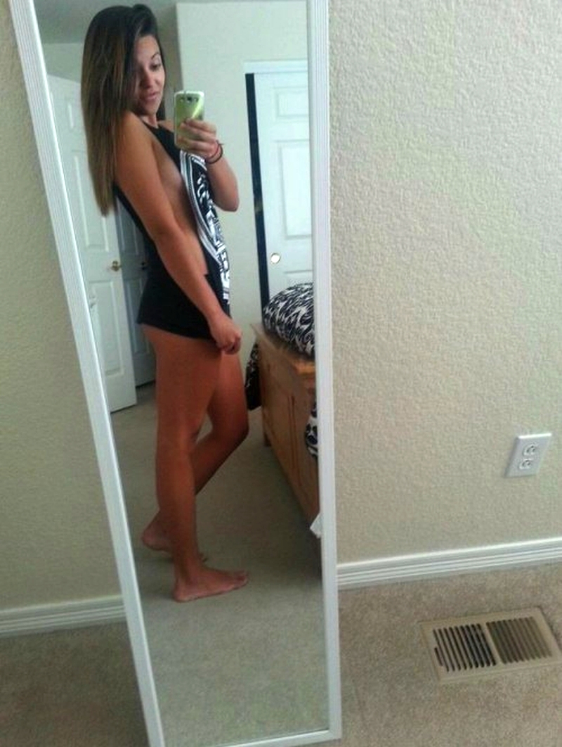 sexy-social-media-babes-selfies-31