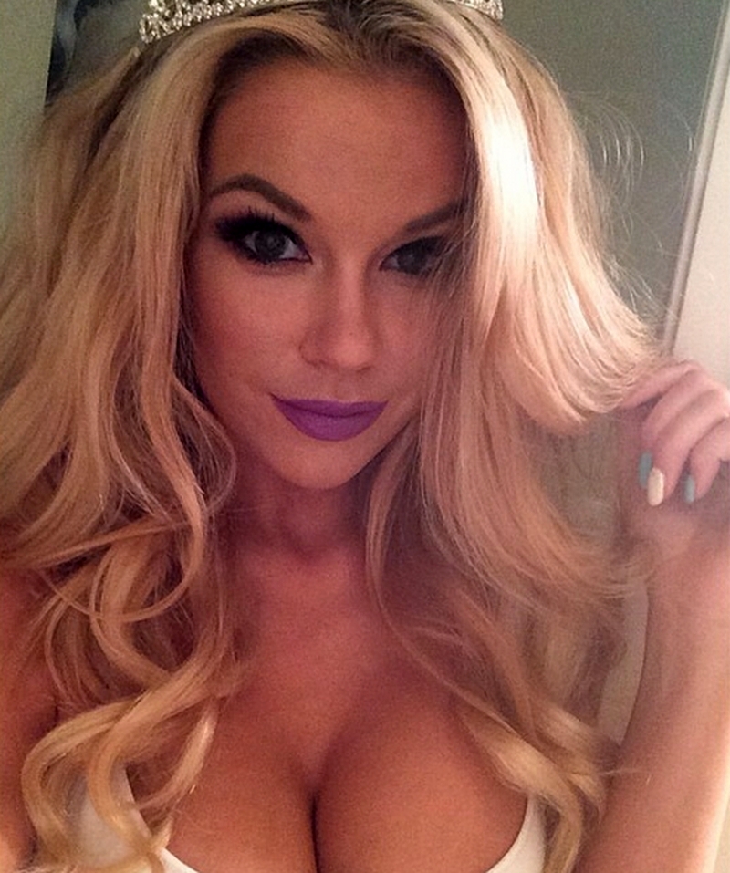 sexy-social-media-babes-selfies-39