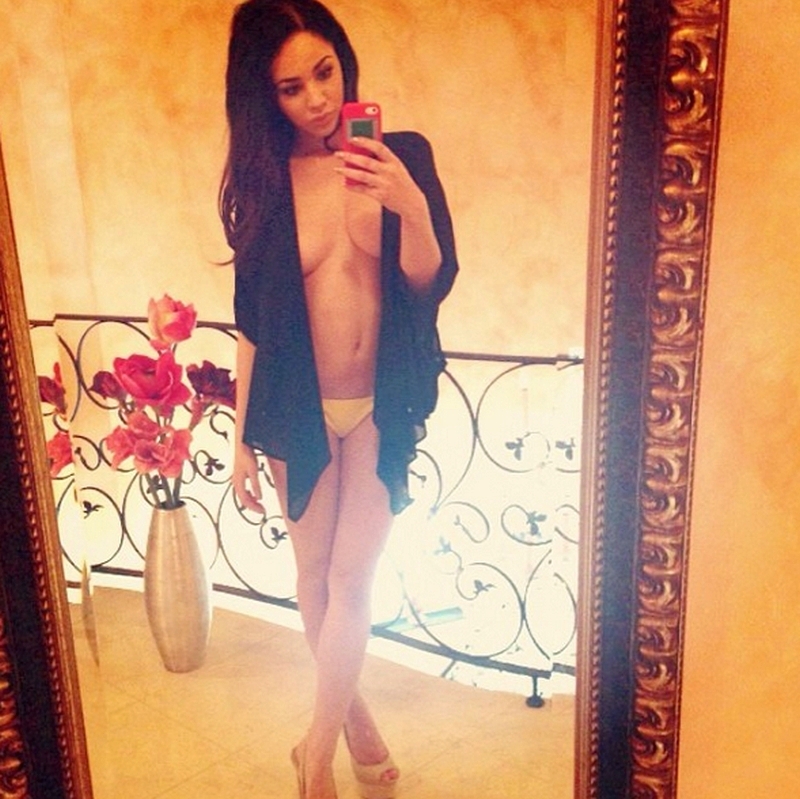 sexy-social-media-babes-selfies-40