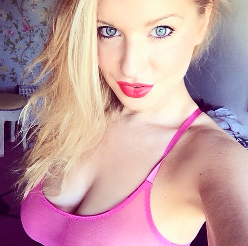 sexy-social-media-babes-selfies-41