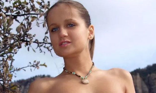 Aparte vakantiefoto’s van Stefanya, veel bloot