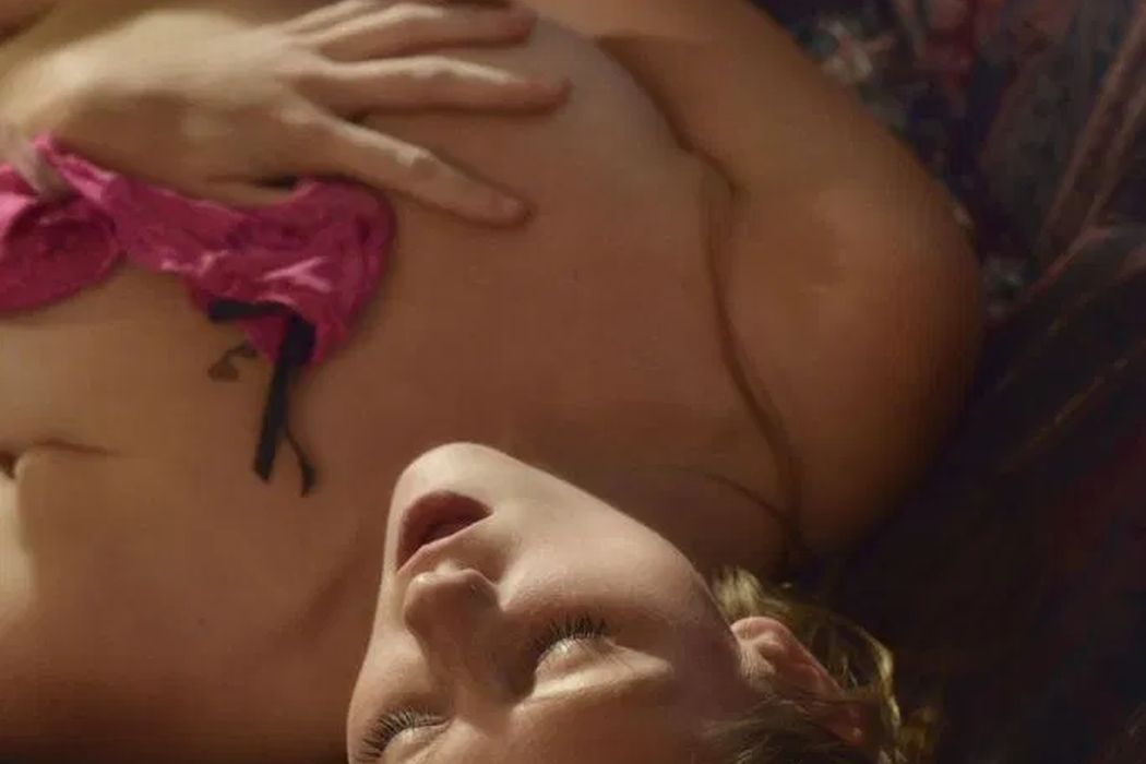 Alex in Wonderland, Cam Girl and Nude Model Alexx in Wonderland, model maakt graag naakte selfies