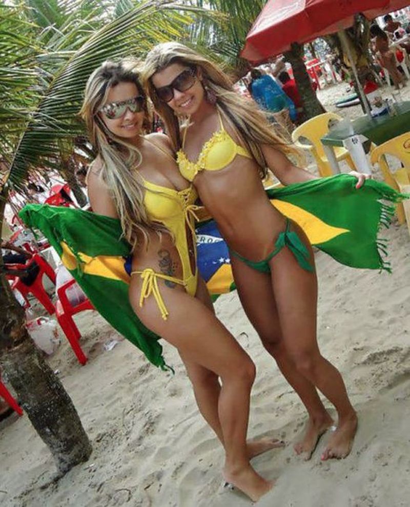 sexy-babes-in-bikini-60