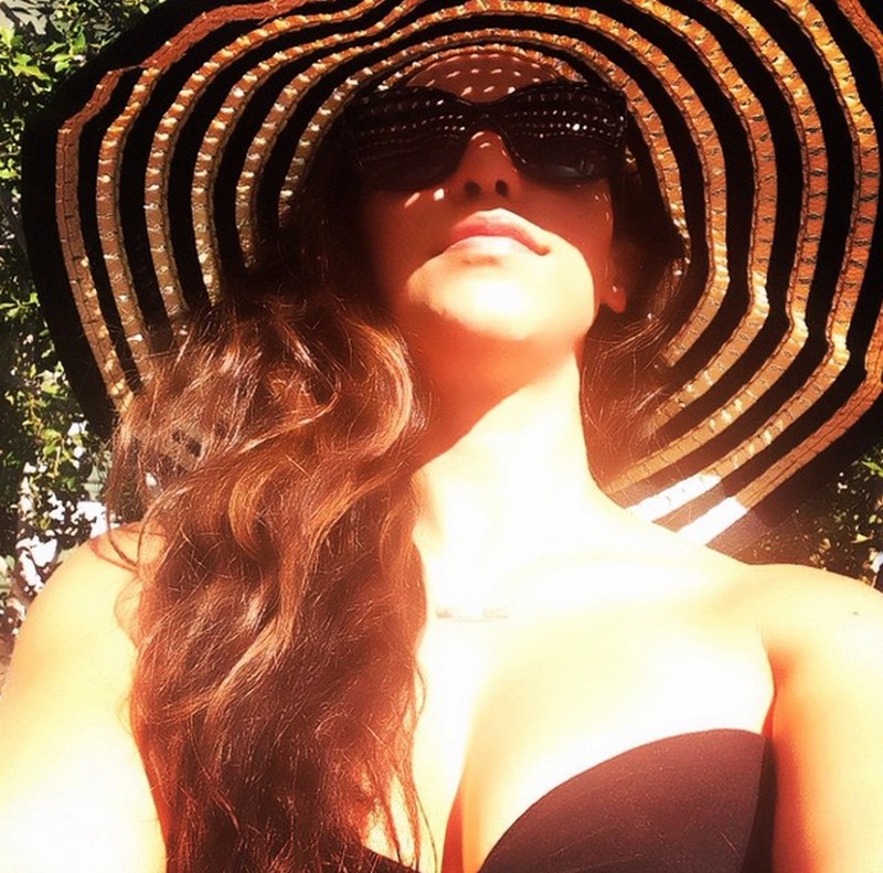 grote-tieten-in-bikini-op-instagram