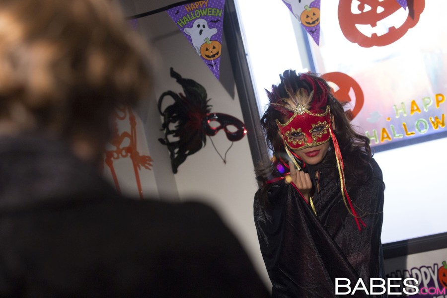 janice-neuken-tijdens-halloween-01