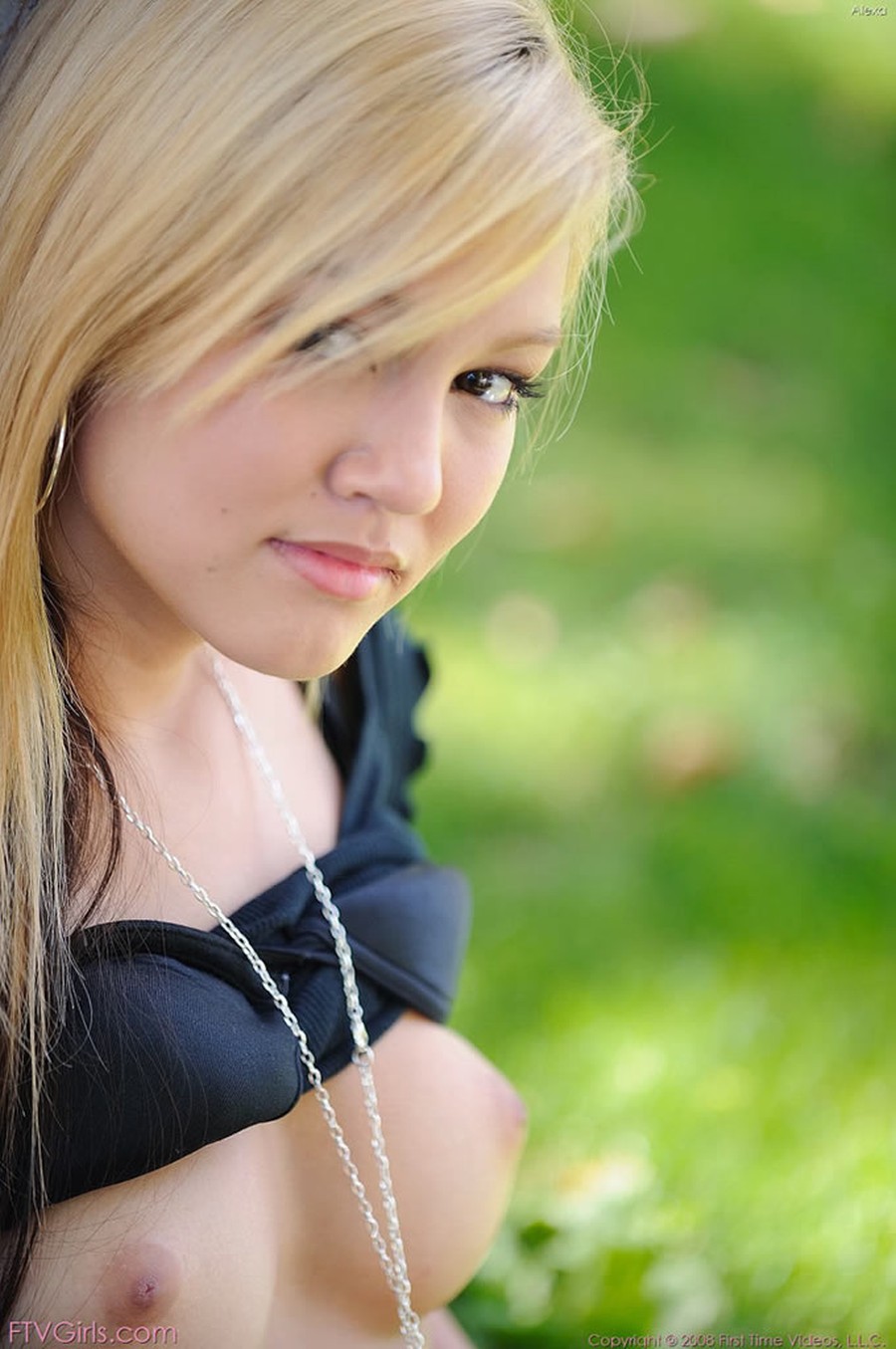 Alexa, blond en geil, in schoolmeisjes outfit 14 alexa-schoolgirl-outfit-naked-13