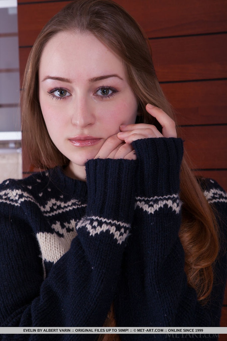 evelin-with-and-without-her-sweater-01