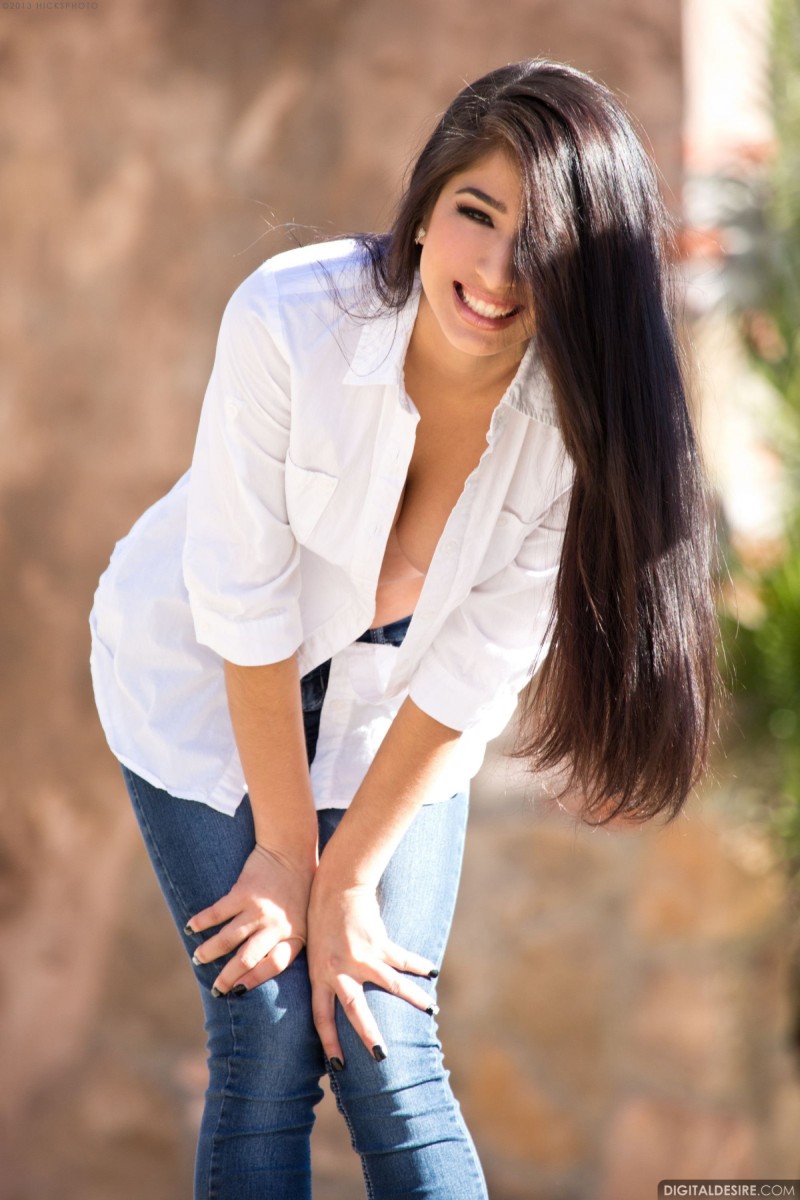 megan-salinas-mooi-naakt-grote-tieten_003