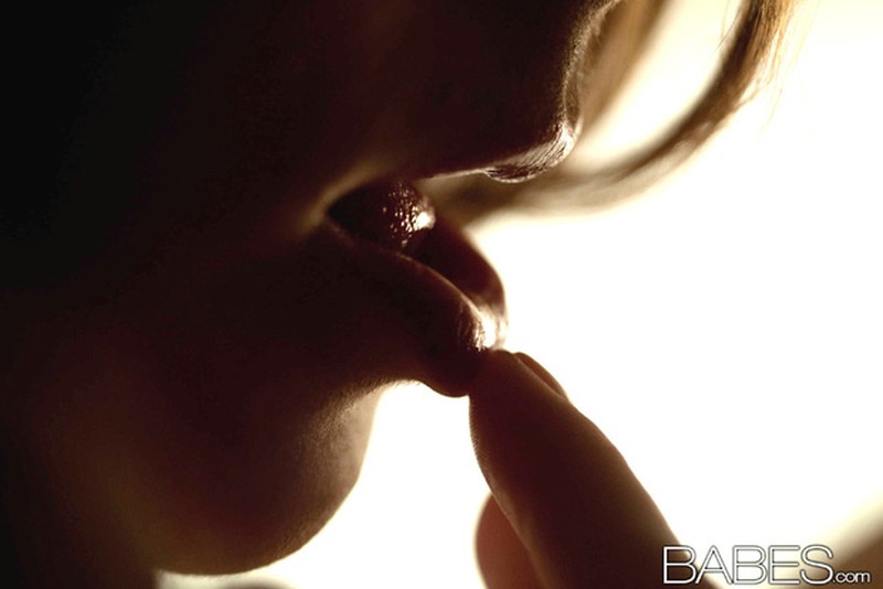 amber-sym-hot-naked-brunette-13