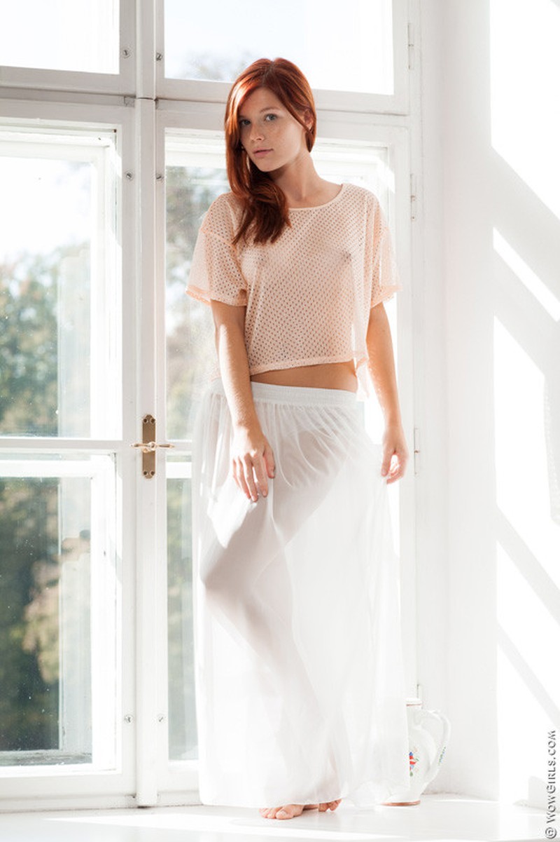 mia-knappe-roodharige-vrouw-naakt-01