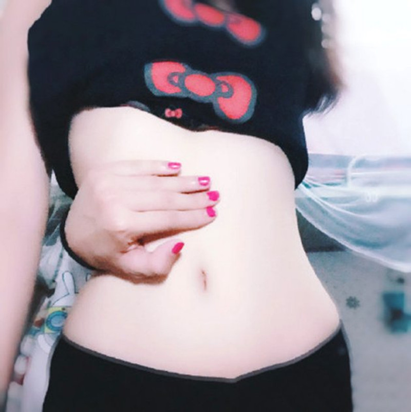 navel-op-een-vreemde-manier-aanraken-challenge-0f8as9df80as9f08asdf