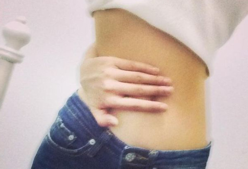 navel-op-een-vreemde-manier-aanraken-challenge-as;ldjfaklsjd;faskjf;kasdjf