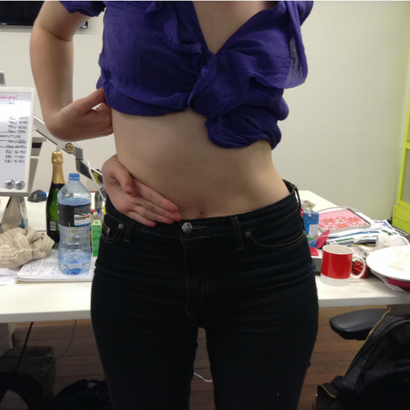 navel-op-een-vreemde-manier-aanraken-challenge-hasdjfksladhflakjshasfd