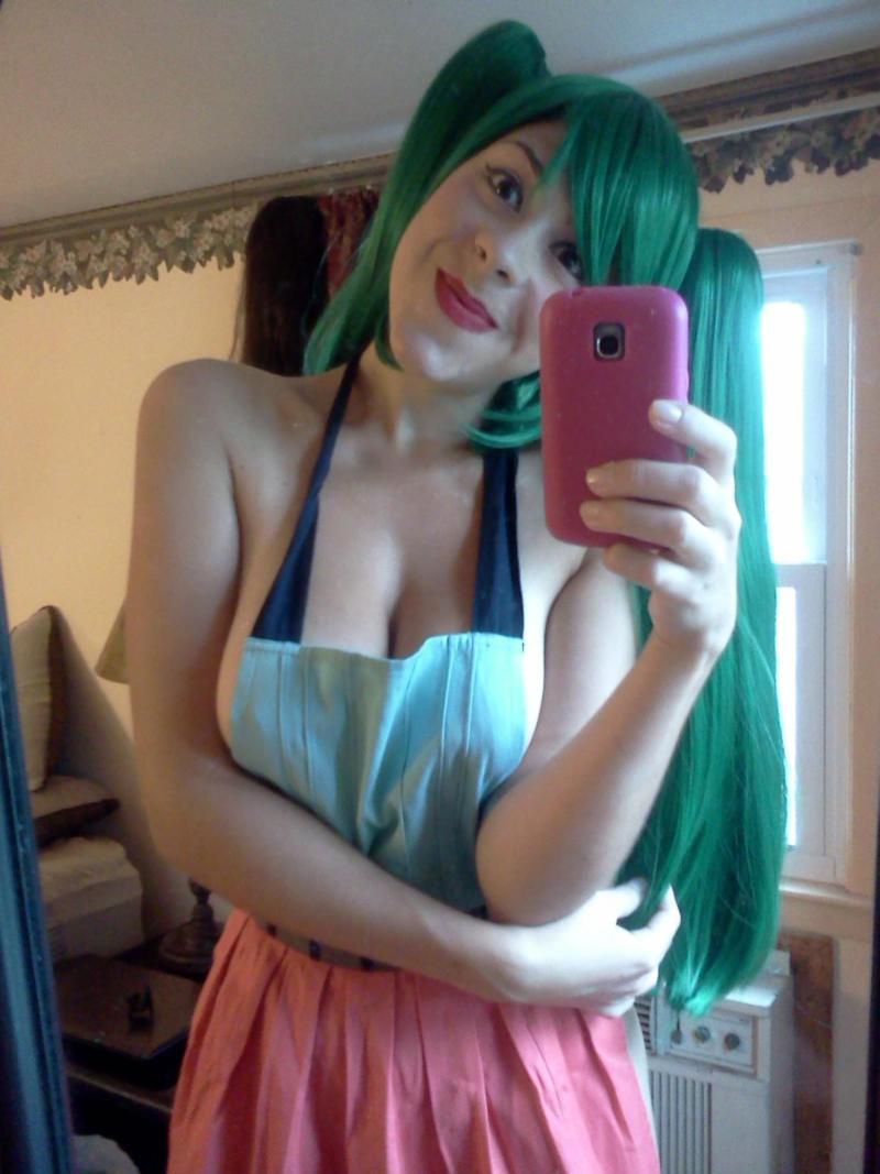 cosplay-meisje-maakt-naakt-selfies-02