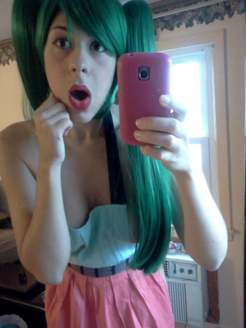 cosplay-meisje-maakt-naakt-selfies-03