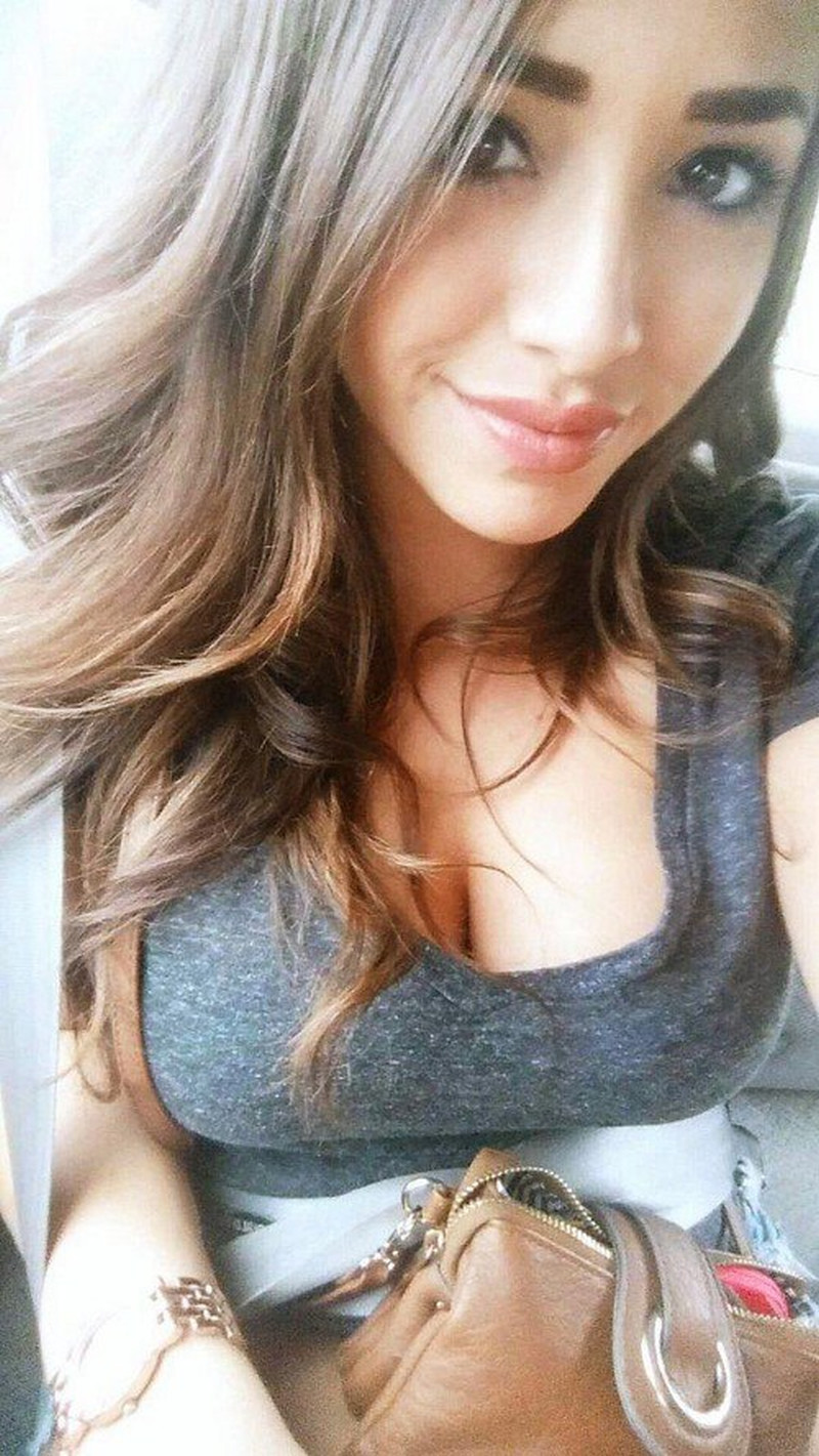 geile selfies-grote-tieten-topless-sexy en-bloot-4