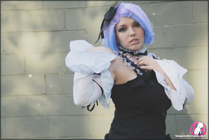 renee-storm-grote-tieten-lingerie-buiten-02