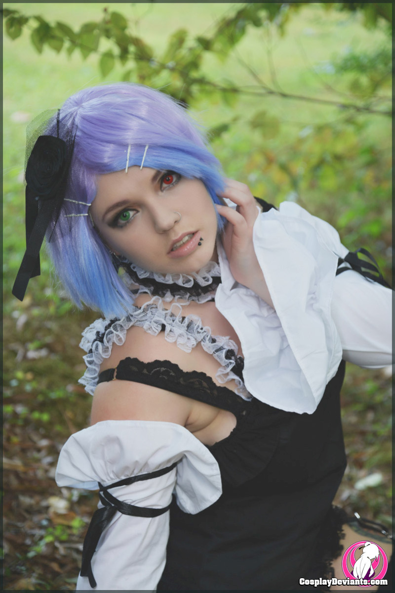 renee-storm-grote-tieten-lingerie-buiten-03