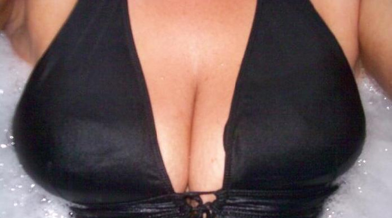 Top 10 sexdating vrouwen met grote borsten 7 vrouw-van-44-jaar-met-hele-grote-tieten