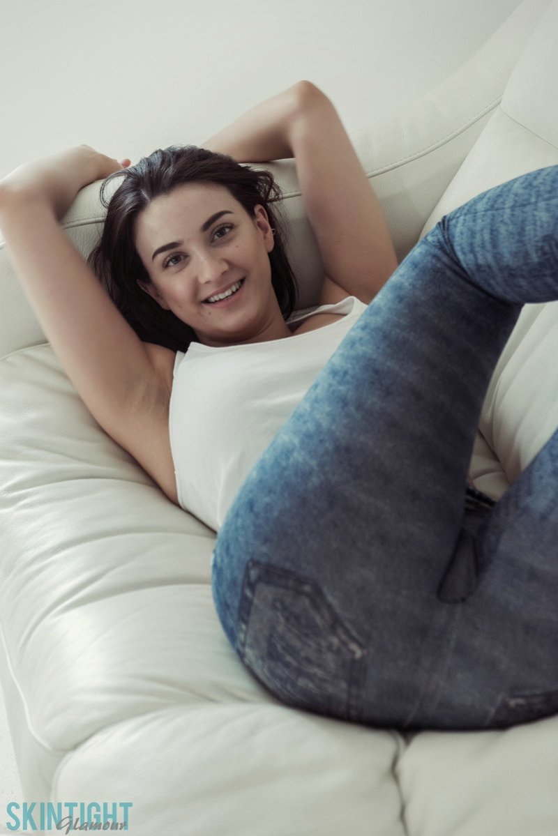 Naakte vrouwen, op het strand, sensuele sex en meer 5 joey-fisher-big-tits-tight-jeans-skintight-glamour-04