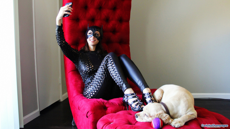 Carlotta-Champagne-as-a-hot-catwoman-06