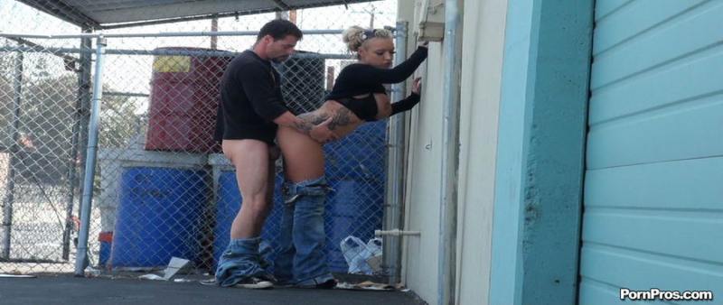 fucking-and-sucking-in-a-parking-lot-13